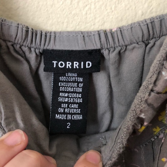 Torrid floral grey top. Button front size 2 - Picture 5 of 5